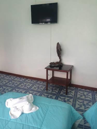 Hotel Salinas Puerto Ayora  Extérieur photo